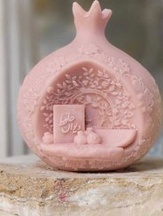 تصویر شمع شب یلدا طرح انار و حافظ - طوسی / ۸ سانت Yalda Night Candle with Pomegranate and Hafez Design
