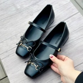 تصویر کالج پاپیونی سگک دار 