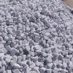 تصویر سنگ قلوه رودخانه ای سفید 