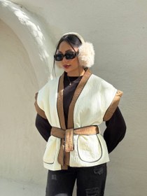 تصویر بارونی کبریتی وست - زمینه سفید با سر شانه نسکافه ای West