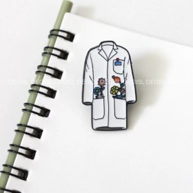 تصویر پین روپوش سفید - کد285 