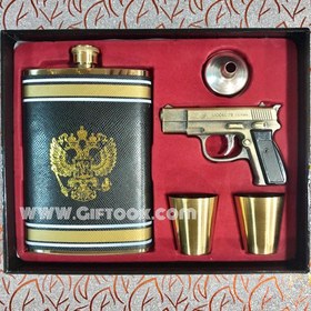 تصویر ست قمقمه جیبی و ۲ لیوان استیل همراه با روکش چرم و فندک گازی چراغدار طرح تفنگ 