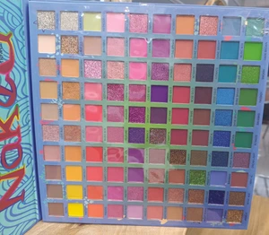 تصویر فروشگاه آرایش و بهداشتی گراتیس لار