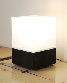 تصویر چراغ رومیزی P1 - Pine 