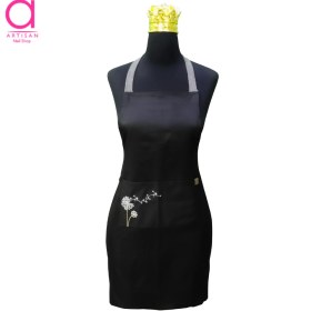 تصویر پیشبند ناخنکار گلدار مشکی 