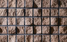 تصویر آجر نسوز نما صخره‌ای شاموتی C01 