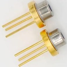 تصویر دیود لیزر پالسی 905 نانومتر 100 وات با FAC 