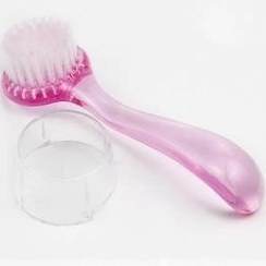 تصویر فرچه ناخن مدل دسته دار گرد Nail brush with handle