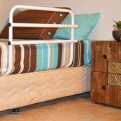 تصویر حفاظ تخت خواب جهت جلوگیری از افتادن سالمند 