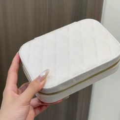 تصویر باکس بدلیجات مخمل سفید 