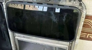 تصویر شیشه سانروف جیلی سواری امگرند ۷(استوک اصلی ) 