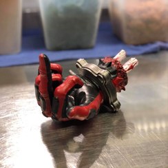 تصویر فیگور دست قطع شده ددپول Severed Deadpool Hand 