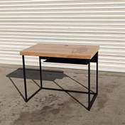 تصویر میز تحریر دارای جمع کننده سیم زیر میز 