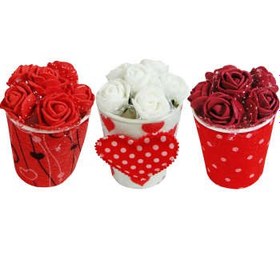 تصویر گلدان به همراه گل مصنوعی طرح Love Rose مجموعه 3 عددی 