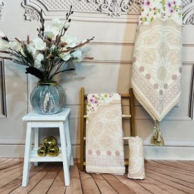 تصویر روسری کرم گلدار 