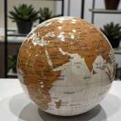 تصویر کره زمین چرخان رنگ سفید طلایی 