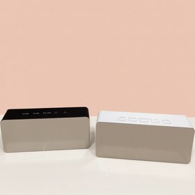 تصویر ساعت رومیزی دیجیتال مدرن 