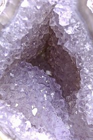 تصویر ژئود آمیتیست چهار گوش 