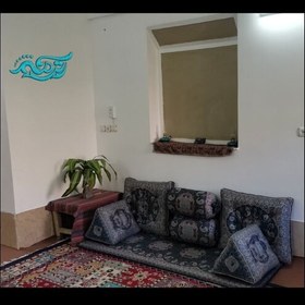 تصویر پشتی ترمه سنتی (شاهنشین)دستدوز طرح نیلوفر سرمه ای تراکم 150 دکمه فلزی باروکش ترمه پرشده از کاموا ارسال رایگان هرعدد 