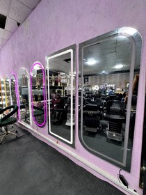 تصویر آینه دیواری آرایشگاهی 