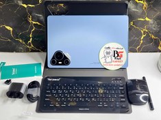 تصویر تبلت تلزیل مدل P200 ظرفیت ۵۱۲ گیگابایت با رم ۱۲ گیگابایت و کیبورد دار سایز ۱۱ اینچ 