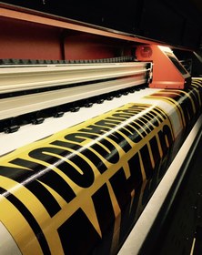 تصویر چاپ فلکس یووی چاپ فلکس تبلیغاتی با دوام رنگ ۲۴ ماه