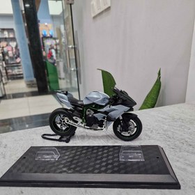 تصویر کاوازاکی Z1000 ویلی 1:18 - سبز Kawasaki Z1000