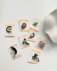 تصویر سنجاق سینه ۴ 