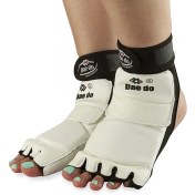 تصویر محافظ روی پا تکواندو BYT Dae do 