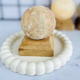 تصویر گوی نمکی پایه دار 