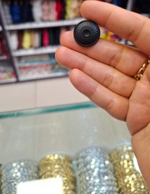 تصویر دکمه فلزی - مشکی / سایز2 