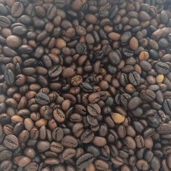 تصویر دانه قهوه فول کافئین سوپر کرما با طعم متعادل و میکس ویژه 