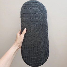 تصویر بالشتک زیر دستی روسی (میز کاشت ناخن) مدل پایه دار - مشکی پوست ماری 