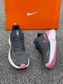 تصویر کفش اسپرت زنانه برند نایک مدل ایر زوم پگاسوز nike air zoom pegasus کد 6126 