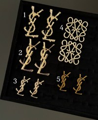 تصویر سنجاق سینه 