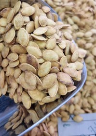 تصویر تخمه کدو دو اتشه 