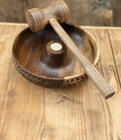 تصویر گردوشکن دستسازچوبی 