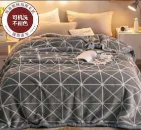 تصویر پتو خارجی هندسی 