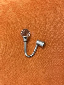 تصویر گل میخ دکوراتیو 