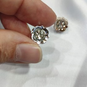 تصویر دکمه شومیزی تک نگین کد ۰۴ 