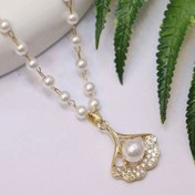 تصویر گردنبند زنجیر مرواریدی با پلاک صدف 