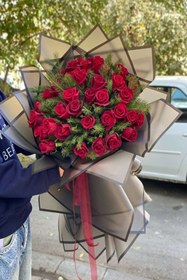 تصویر دسته گل رز قرمز MN7 