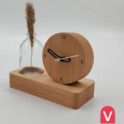 تصویر ساعت گرد رومیزی چوب راش با گلدان شیشه ای 