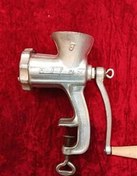 تصویر چرخ گوشت دستی قدیمی 