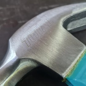 تصویر چکش میخ کش 720 گرمی توتال 