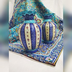 تصویر گلدان میناکاری خمره ای ،ارتفاع 20 سانتی متر . به رنگ لاجوردی و فیروزه ای و گلماشی با نقوش اسلیمی و ختایی فاخر 