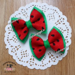 تصویر گلسر یلدایی نمدی . گیره مو یلدایی دخترانه . گیفت یلدا . گیره مو انبری دخترانه طرح هندوانه یلدا 