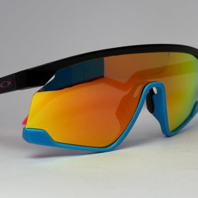 تصویر عینک آفتابی ورزشی اوکلی Oakley sunglasses