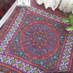 تصویر رومیزی پته قرمز رومیزی زرشکی بزرگ پته