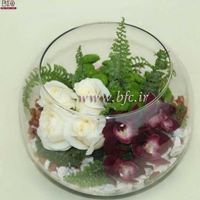 تصویر گلدان شیشه ای با گل 